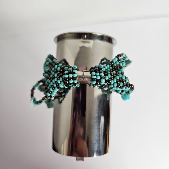 7" Turquoise Style Bead & Stone Bracelet w/ Magnetic Closure - Picture 4 of 12